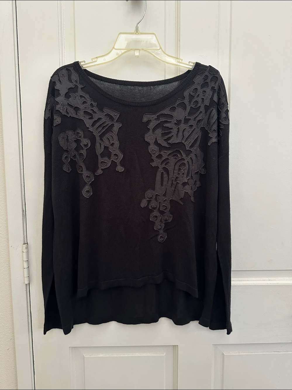 Stylish Black Decorative Appliqué Relaxed Fit Pullover Long Sleeve Sweater M/L